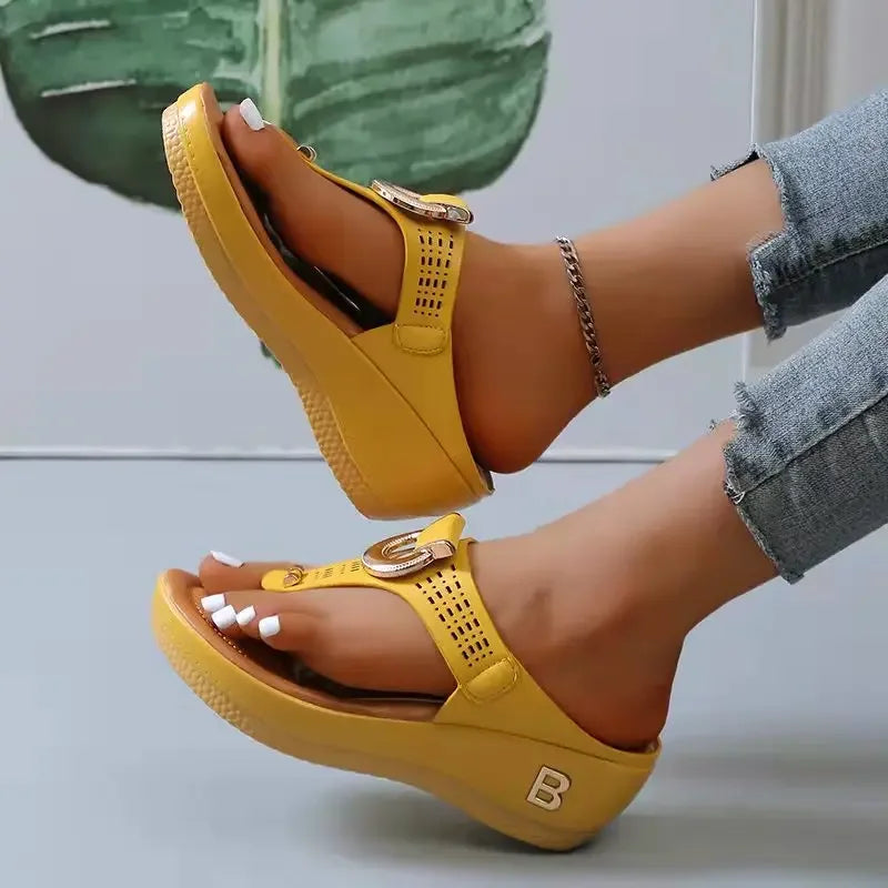 Endless Summer: The All-Encompassing Sandal Collection
